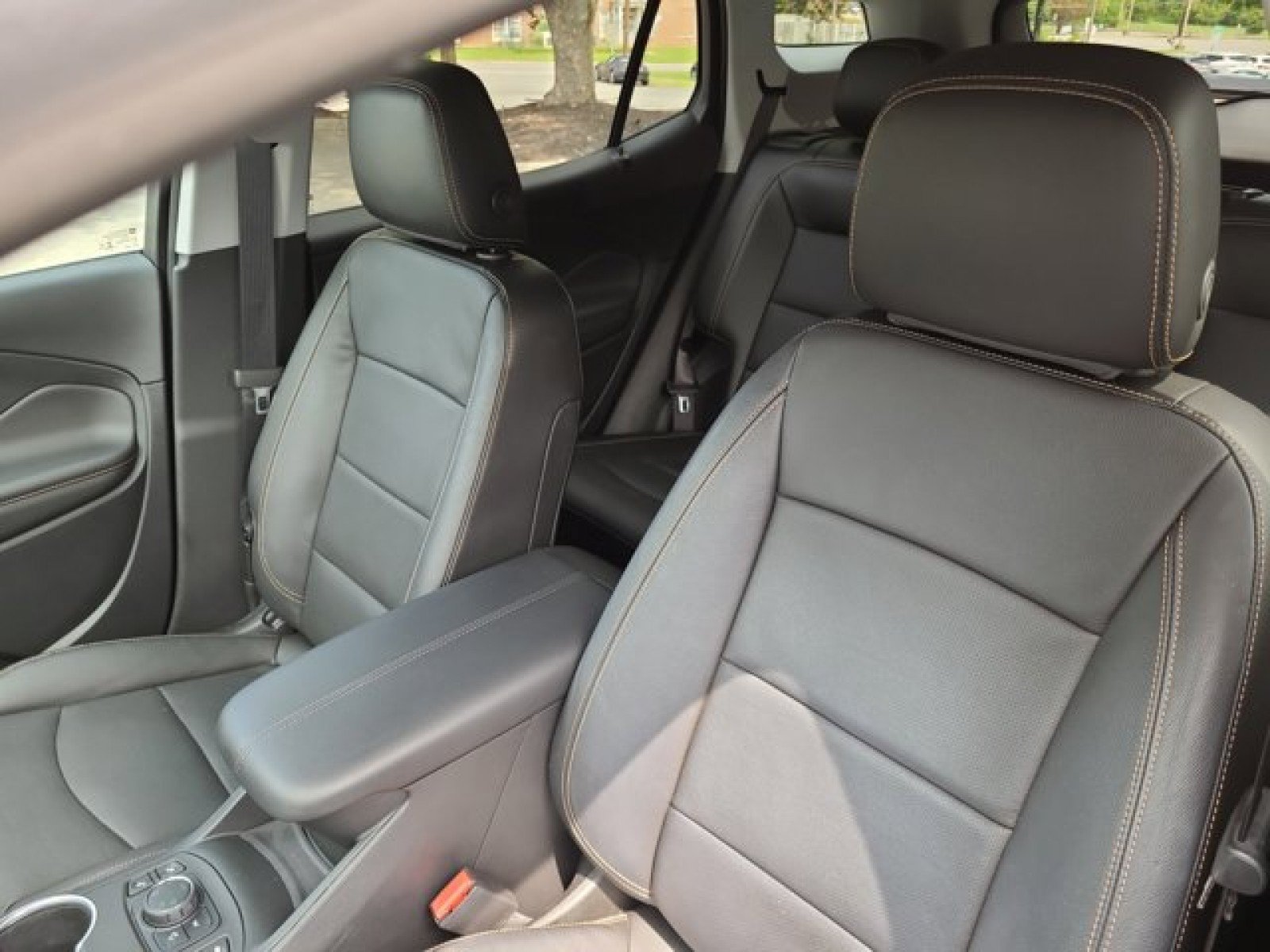 Used 2021 GMC Terrain SLT w/ Infotainment Package II AWD/4WD image 40