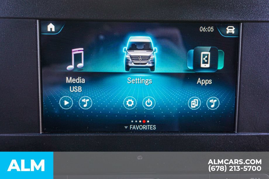 Used 2024 Mercedes-Benz Sprinter 2500 image 44