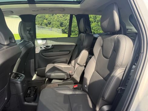 Used 2025 Volvo XC90 T8 Ultra AWD/4WD image 24