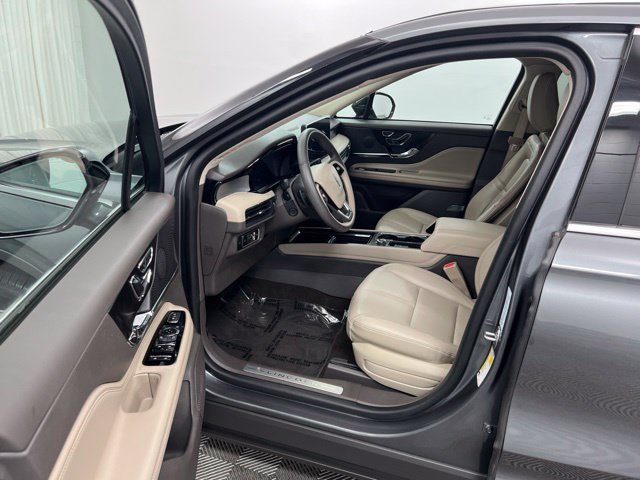 Certified 2023 Lincoln Corsair AWD w/ Equipment Group 101A image 12