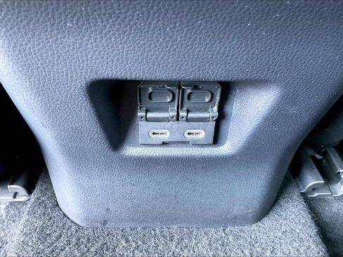 Used 2025 Toyota RAV4 XLE AWD/4WD image 36