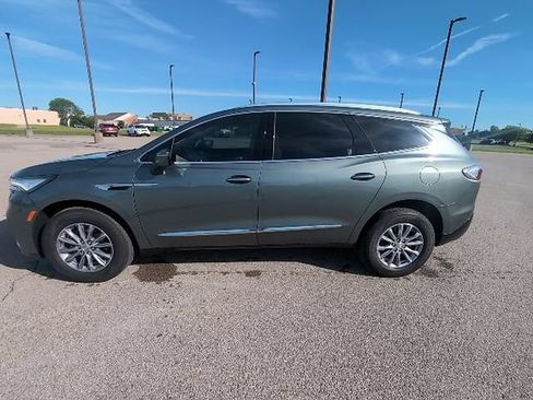 Used 2025 Buick Enclave Preferred w/ Power Package FWD image 9