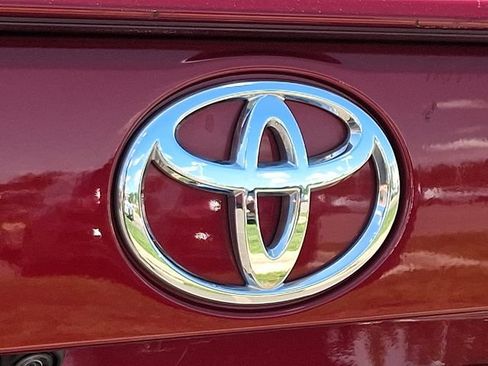 Used 2025 Toyota RAV4 XLE AWD/4WD image 28