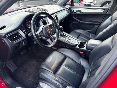 Used 2018 Porsche Macan GTS w/ Premium Package Plus image 26