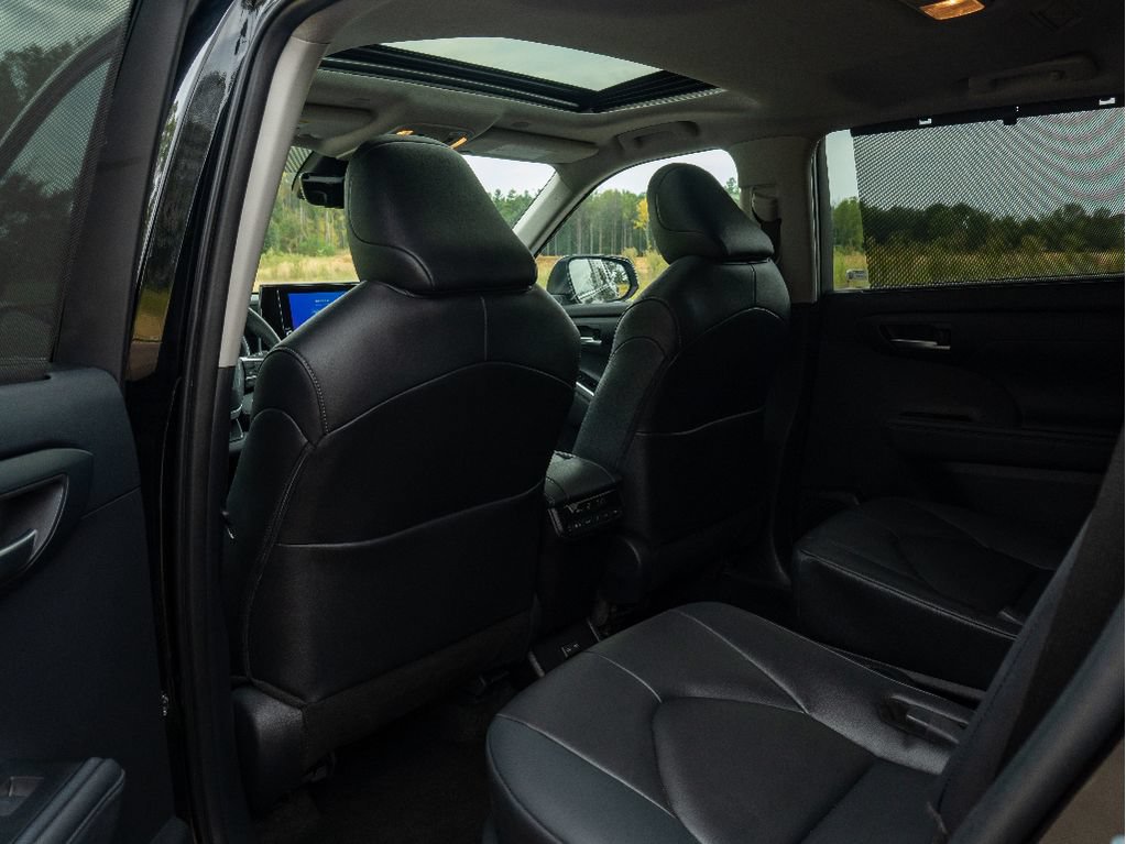 Used 2026 Toyota Highlander XLE AWD/4WD image 14