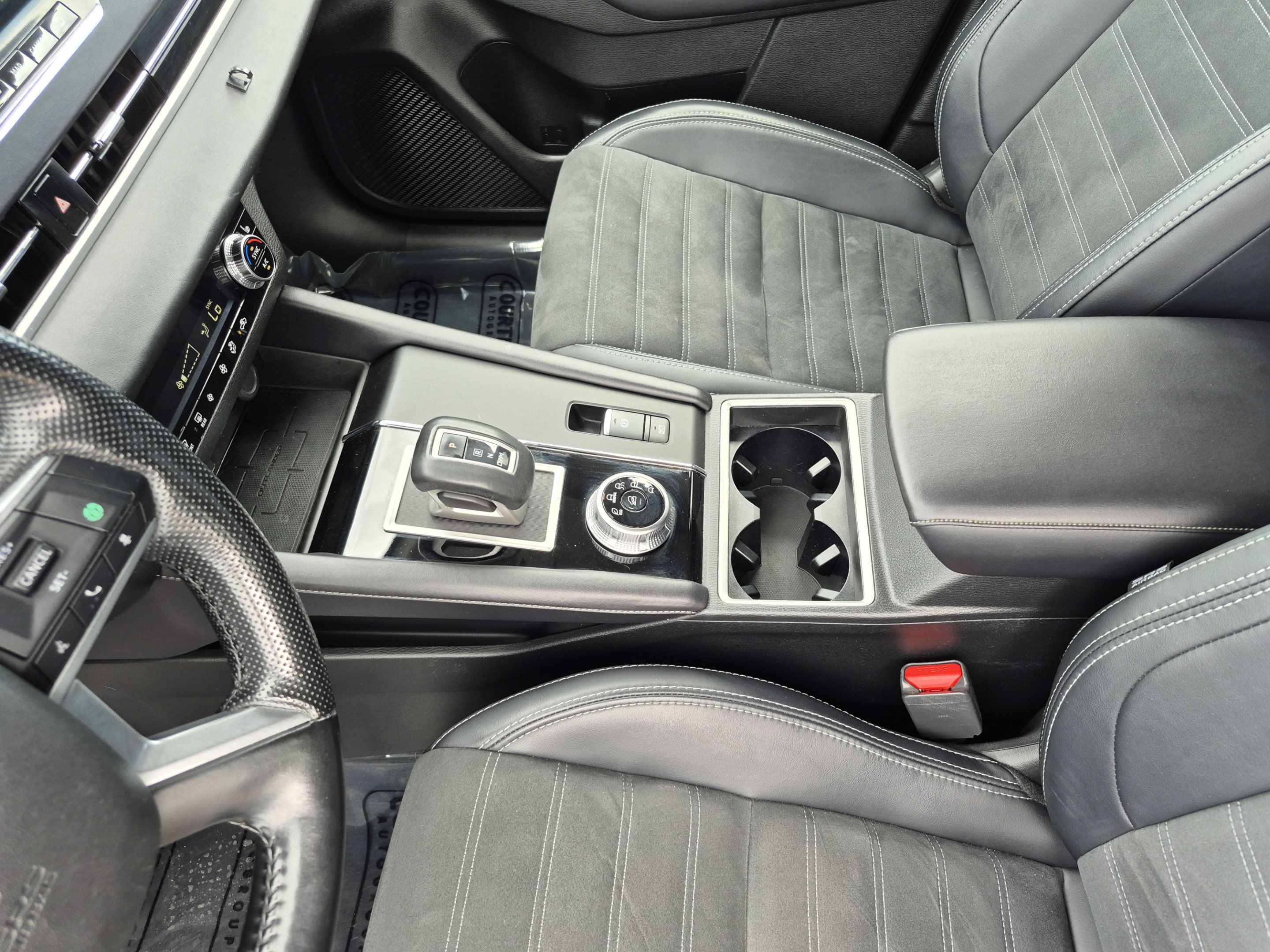 Used 2024 Mitsubishi Outlander SE FWD image 23