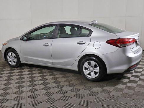 Used 2018 Kia Forte LX w/ LX Popular Package image 10