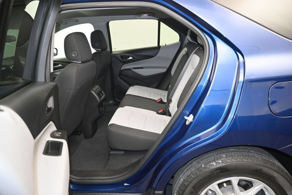 Used 2023 Chevrolet Equinox LS w/ LS Convenience Package FWD image 21