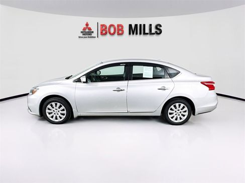 Used 2017 Nissan Sentra SV w/ Electronics Package image 4