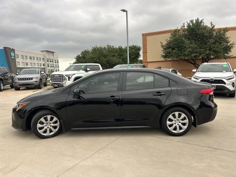 Used 2025 Toyota Corolla LE FWD image 6