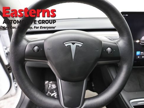 Used 2023 Tesla Model 3 Standard Range image 10