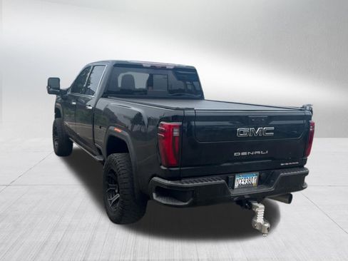 Used 2024 GMC Sierra 3500 Denali Ultimate AWD/4WD image 5