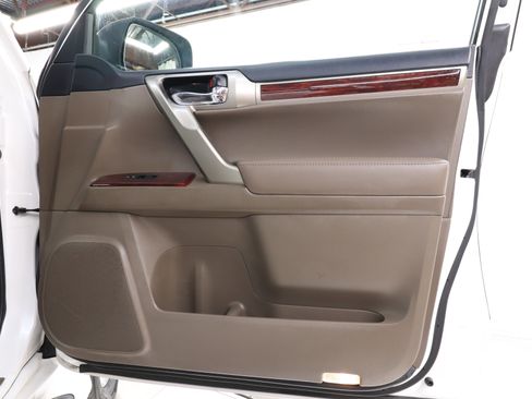 Used 2010 Lexus GX 460 image 24