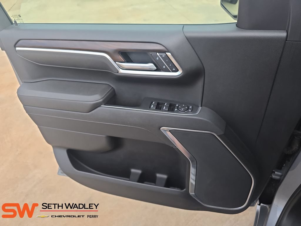 Used 2025 GMC Sierra 1500 SLT AWD/4WD image 28
