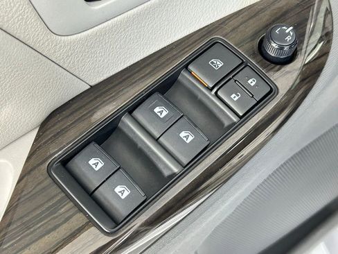 Used 2018 Toyota Sienna XLE Premium image 37