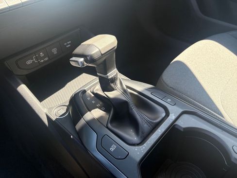 Used 2025 Kia K4 FWD image 39