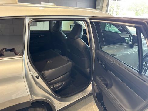 Used 2020 Toyota Highlander XLE FWD image 15