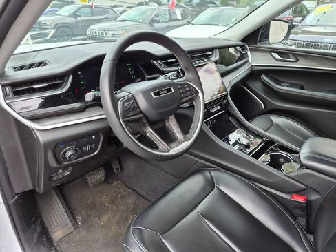 Used 2023 Jeep Grand Cherokee 4WD 4xe image 14