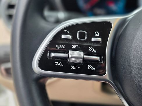 Used 2022 Mercedes-Benz GLC 300 image 21