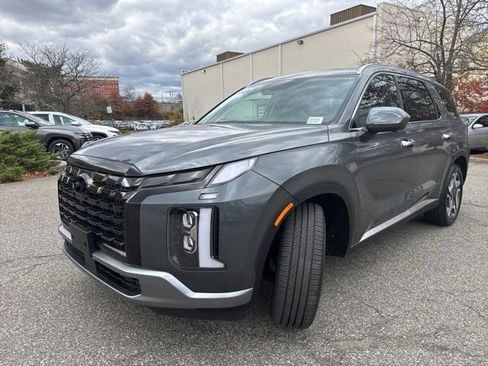 Certified 2024 Hyundai Palisade Limited image 3