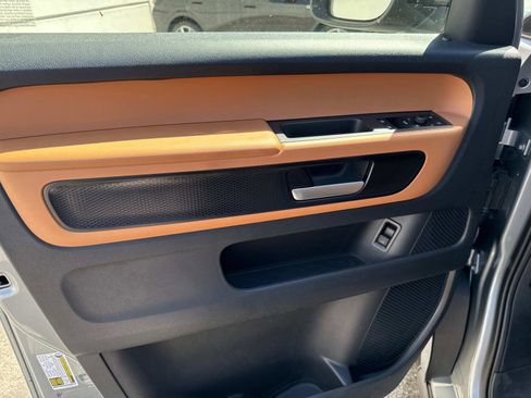 New 2025 Volkswagen ID. Buzz Pro S Plus image 14