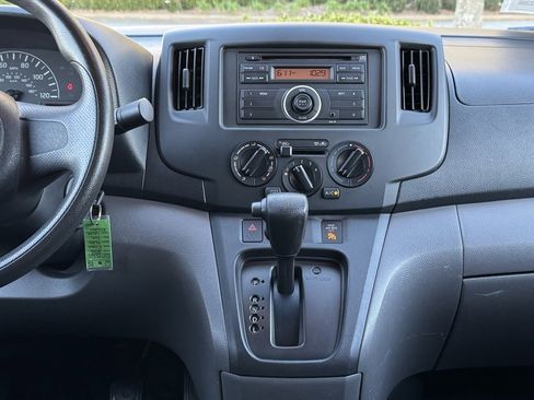 Used 2016 Nissan NV200 S w/ Back Door Glass Package image 12