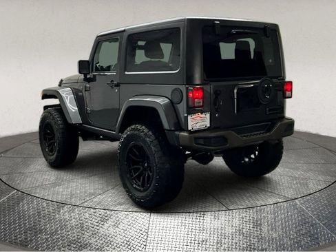 Used 2016 Jeep Wrangler Sahara image 6