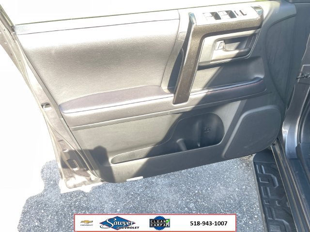 Used 2022 Toyota 4Runner TRD Off-Road Premium w/ TRD Black Wheel Package (TMS) AWD/4WD image 11