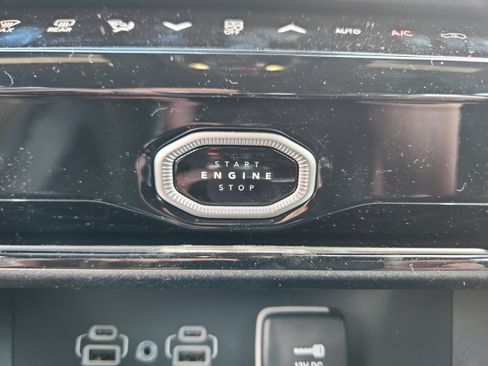 New 2026 Jeep Grand Cherokee Limited AWD/4WD image 31