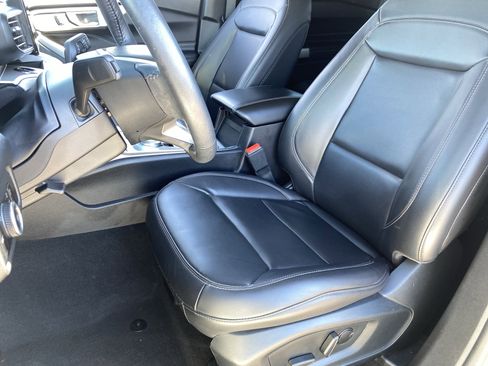 Used 2023 Ford Explorer XLT w/ Equipment Group 202A image 16