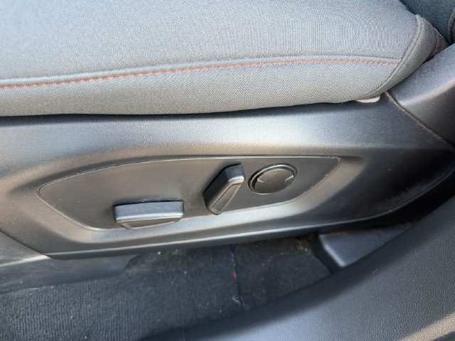 Used 2025 Ford Explorer Active RWD image 15