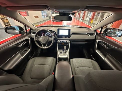Used 2025 Toyota RAV4 XLE w/ Convenience Package image 19