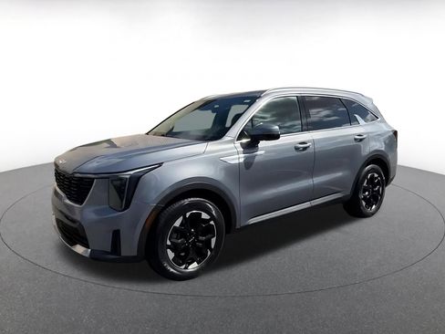 Used 2024 Kia Sorento S image 8