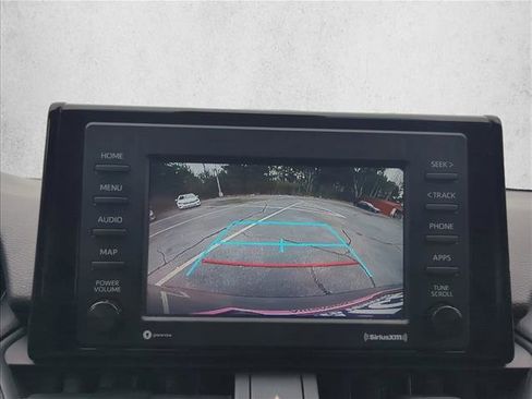 Used 2021 Toyota RAV4 LE image 17