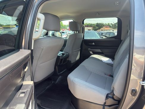 Used 2022 Toyota Tundra SR5 AWD/4WD image 10