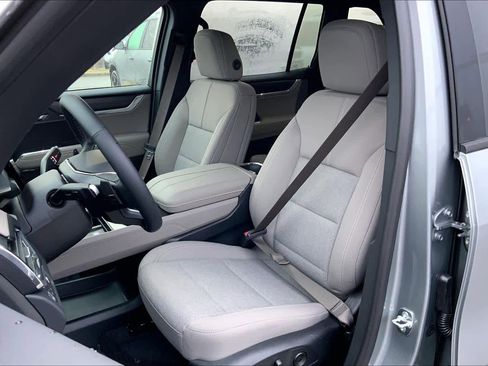 New 2026 GMC Acadia Elevation image 9