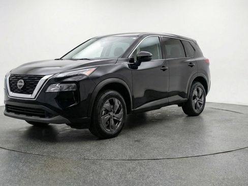 Used 2025 Nissan Rogue SV FWD image 3