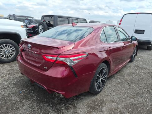 Used 2018 Toyota Camry SE FWD image 3