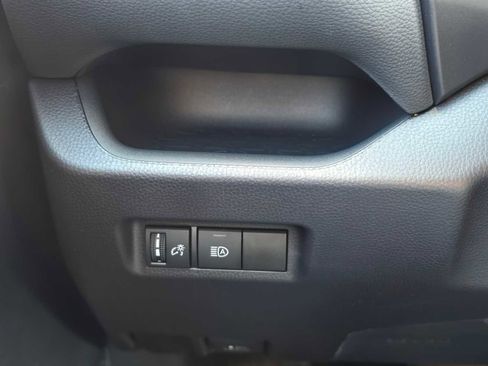 Certified 2025 Toyota RAV4 LE image 31