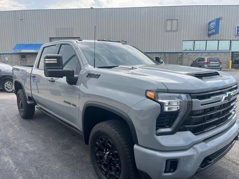 Used 2024 Chevrolet Silverado 2500 LTZ w/ LTZ Plus Package AWD/4WD image 1
