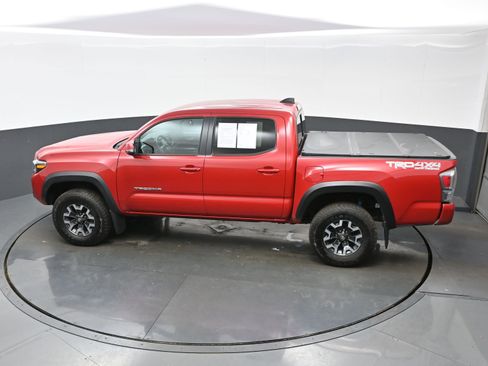 Used 2023 Toyota Tacoma TRD Off-Road w/ Technology Package AWD/4WD image 37
