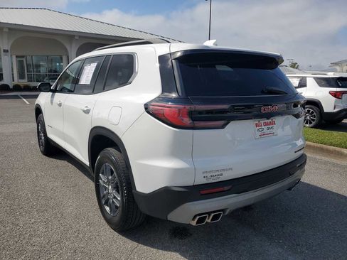 Used 2025 GMC Acadia Elevation image 3