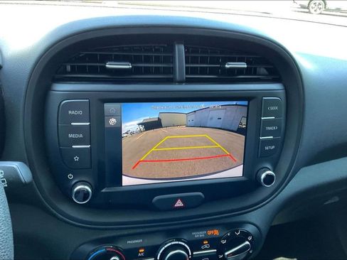 Used 2025 Kia Soul LX w/ LX Technology Package image 14