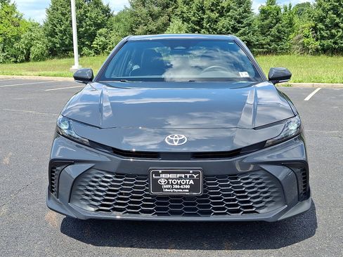 Used 2026 Toyota Camry SE FWD image 2