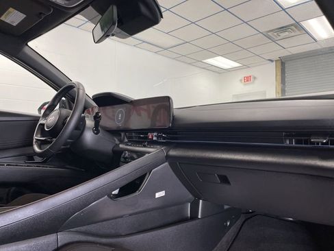 Used 2025 Hyundai Elantra SEL FWD image 13