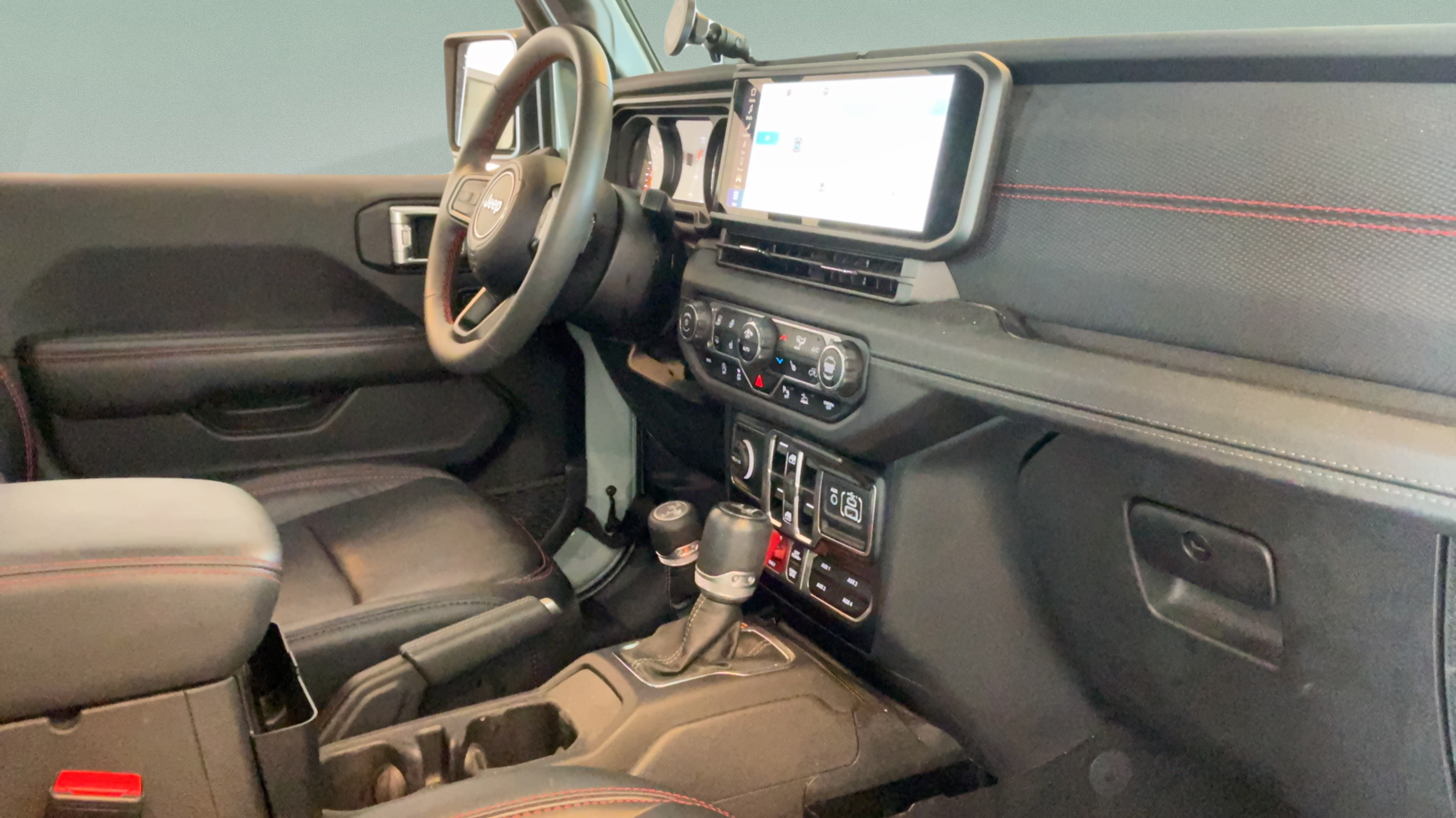 Used 2024 Jeep Wrangler Unlimited Rubicon AWD/4WD image 42