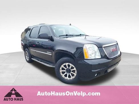 Used 2014 GMC Yukon Denali image 1