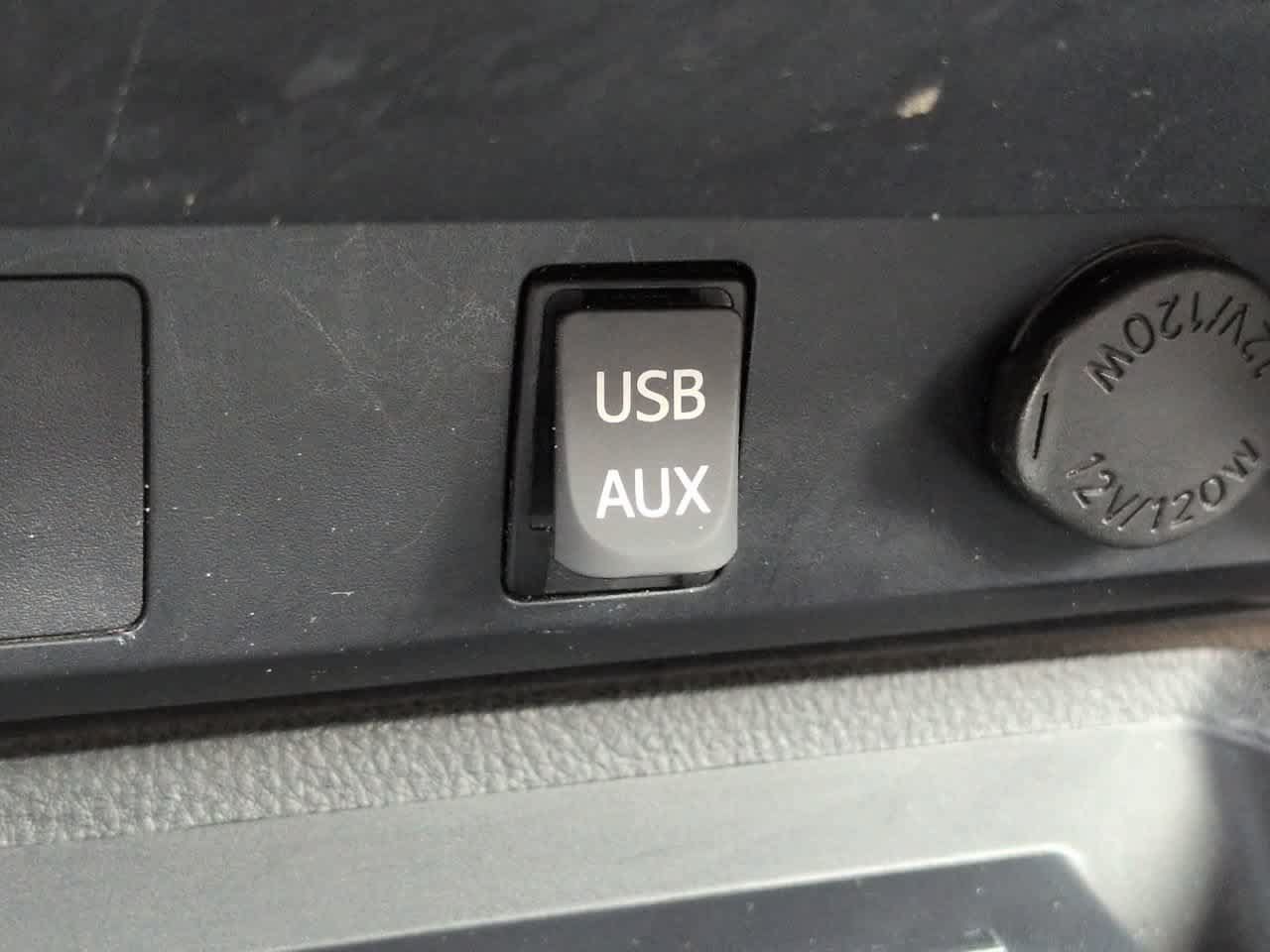 Used 2014 Toyota Tundra SR5 w/ SR5 Upgrade Package RWD image 20