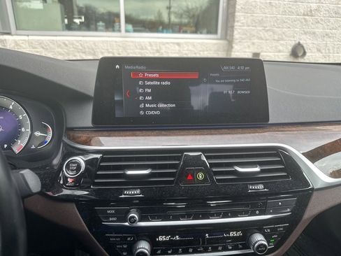 Used 2017 BMW 530i xDrive image 14