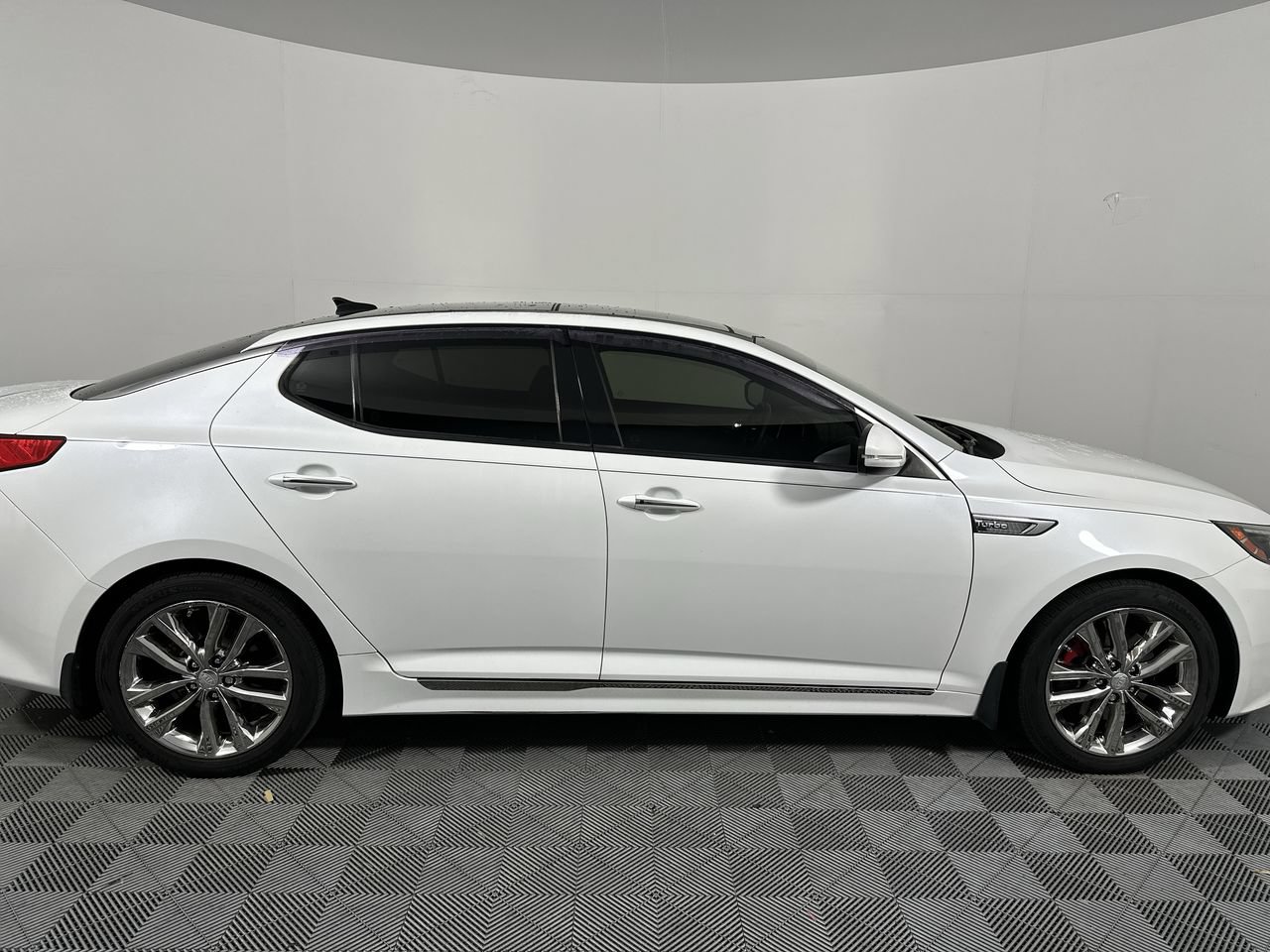 Used 2015 Kia Optima SX FWD image 18